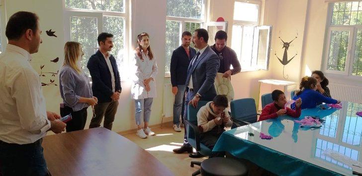 Başkan Geylani’den özel çocuklara ziyaret G5