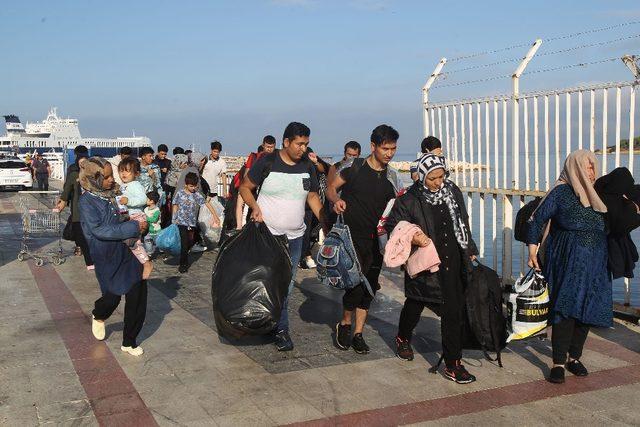 Çeşme’de 98 düzensiz göçmen yakalandı