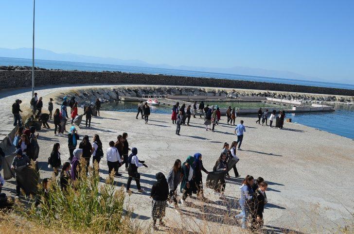 Van Gölü sahilinde temizlik çalışması G3