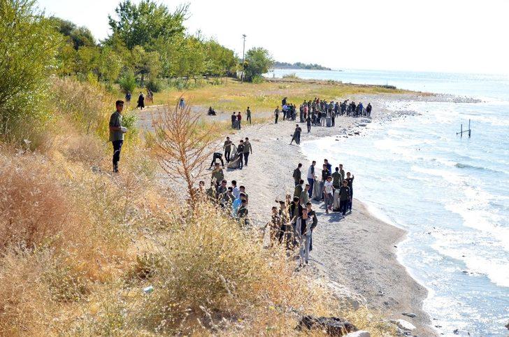 Van Gölü sahilinde temizlik çalışması G4