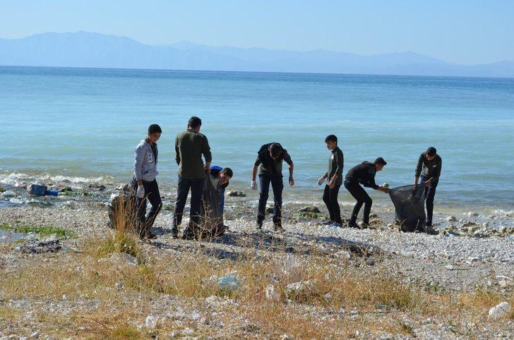 Van Gölü sahilinde temizlik çalışması G5