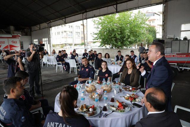 Başkan Böcek İtfaiyeciler Haftası’nı kutladı