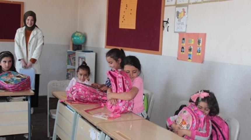 Eğitim Bir Sen&rsquo;den k&ouml;y okuluna yardım