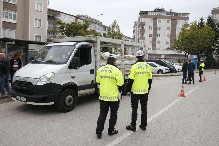 Bursa'da özel araçta sigara içenlere uygulama!  G4