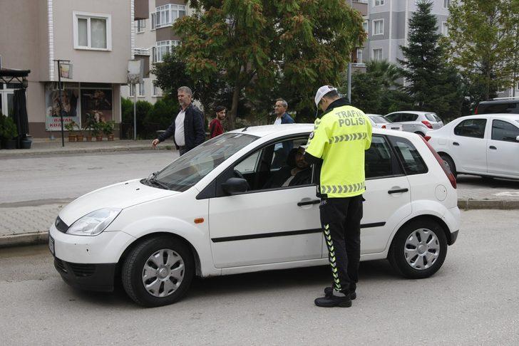 Bursa'da özel araçta sigara içenlere uygulama!  G5