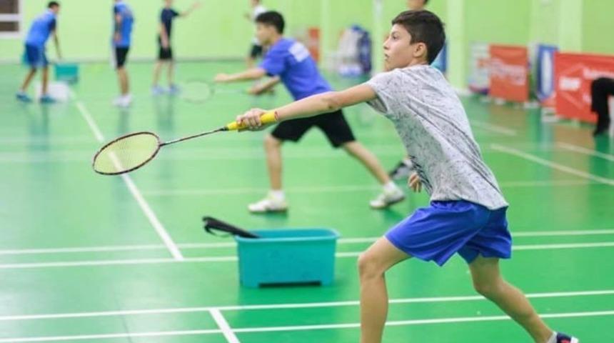 Yunusemreli G&ouml;kay badmintonda T&uuml;rkiye&rsquo;de ilk onda