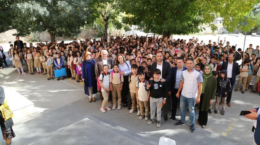 Niğde Belediyesinden Okullar Arası Atık Toplamaya Yarışması