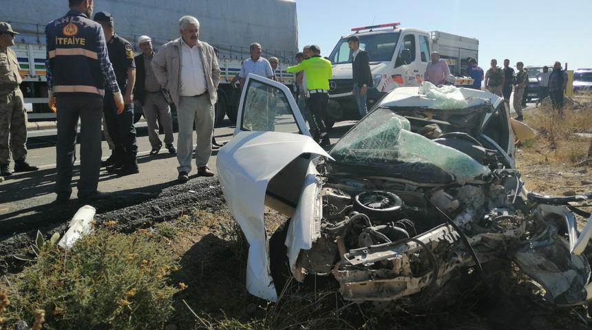 Ahlat'ta kaza: Aynı aileden 3 kişi &ouml;ld&uuml;, 4 kişi yaralandı