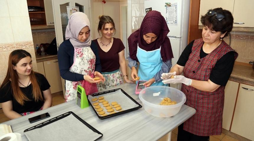 Aksaray&rsquo;da AKMEK kurs kayıtları devam ediyor