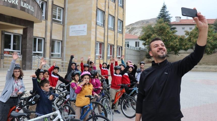 &Uuml;rg&uuml;p&rsquo;te &ldquo;Haydi &Ccedil;ocuklar Bisikletle Okula&rdquo; kampanyası başlatıldı