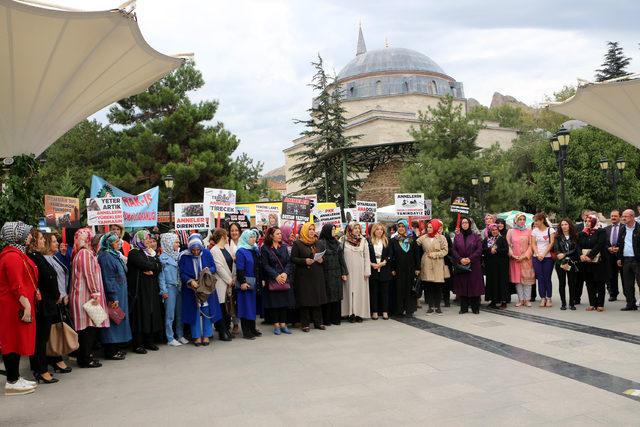 Diyarbakır'da nöbet tutan annelere Sivas ve Tokat'tan destek