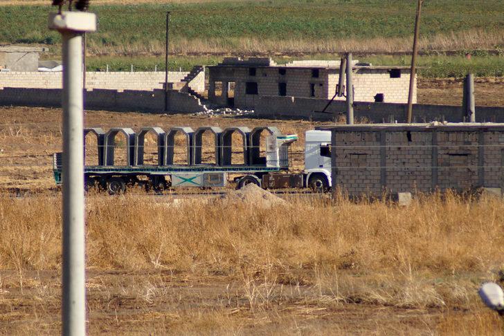 Teröristler kazdıkları tünellere beton blok yerleştiriyor G5