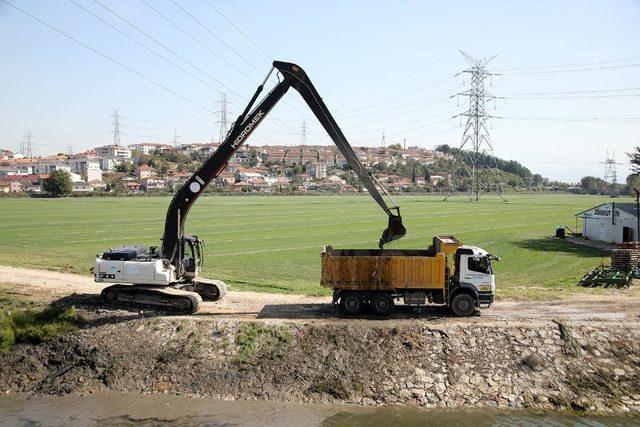 Çark Deresi’nde yoğun temizlik çalışması