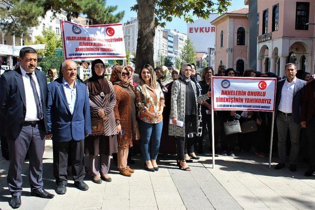 Elazığ’dan, Diyarbakır’da nöbet tutan annelere destek