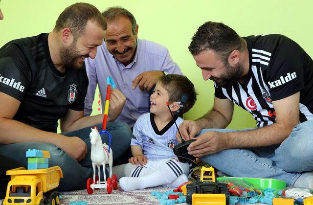 Van Beşiktaşlılar Derneği, minik Yusuf'un yüzünü güldürdü
