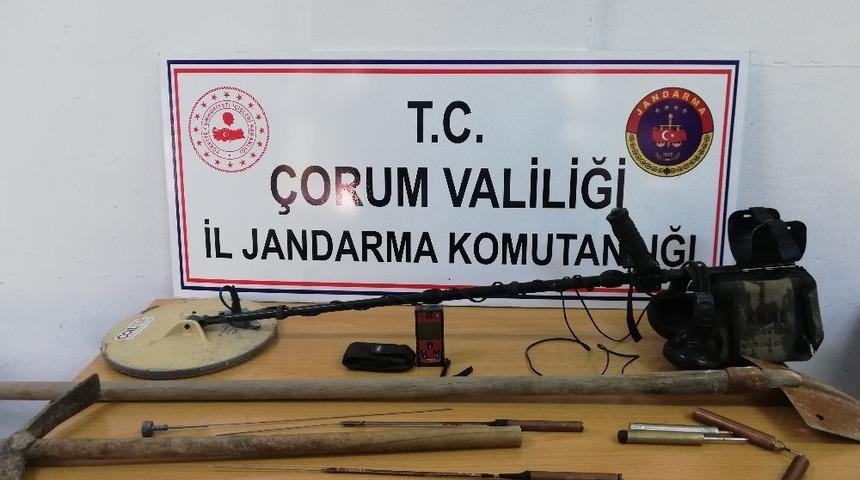 Jandarma&rsquo;dan ka&ccedil;ak kazı operasyonu