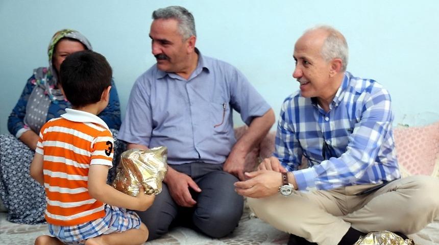 Akdeniz Belediyesi, şehit ailesine sahip çıktı