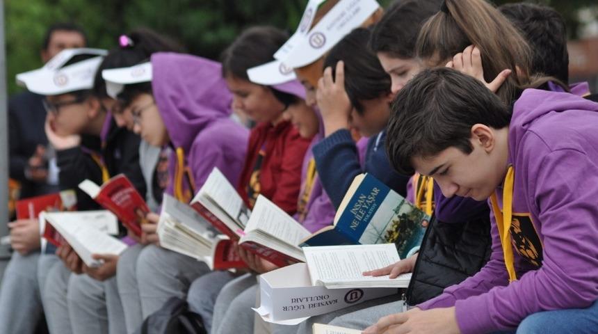 Okuma Farkındalığı Projesi &ldquo;Kitap Benim&rdquo; B&uuml;y&uuml;yor