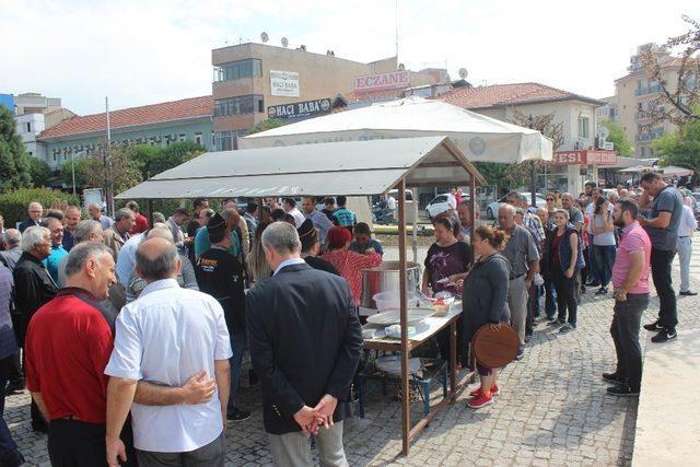 Salihli MHP’den aşure hayrı