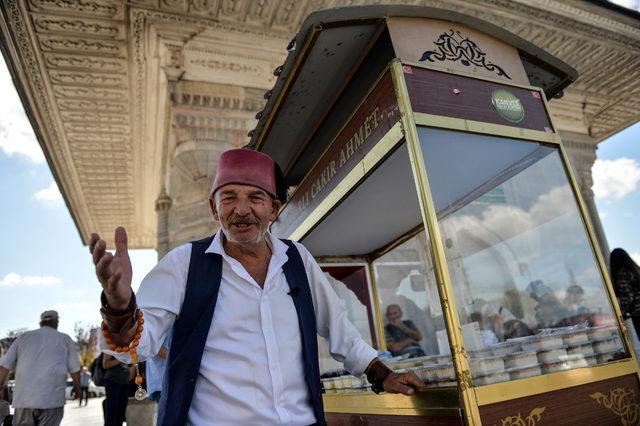 İstanbul'un son kabadayısı artık naralarını tatlıları için atıyor 