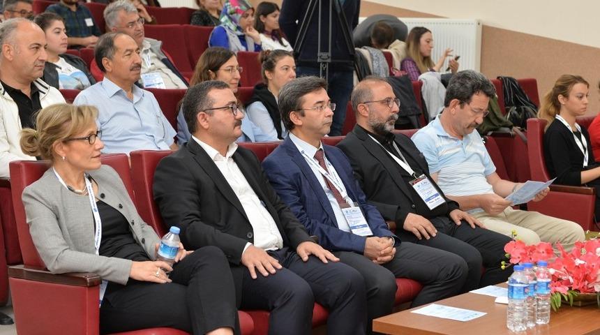 KM&Uuml;&rsquo;de Gıda Biyoteknolojisi Sempozyumu başladı