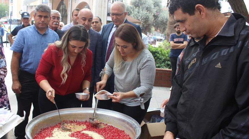 Şehit G&uuml;r ve Kozak anısına aşure hayrı