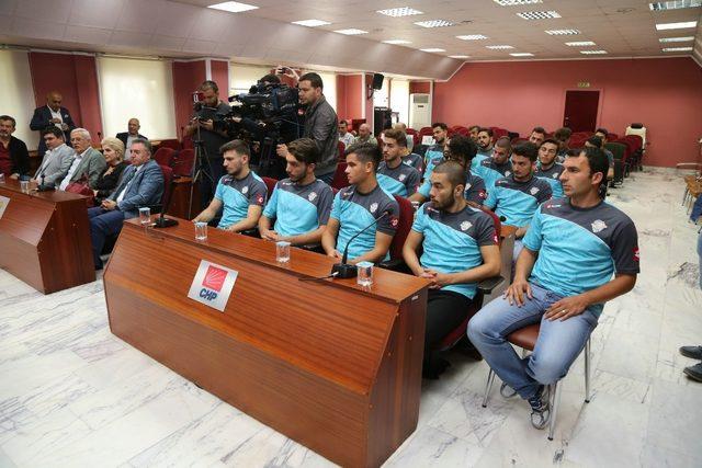 Odunpazarıspor Kulübünde imzalar atıldı