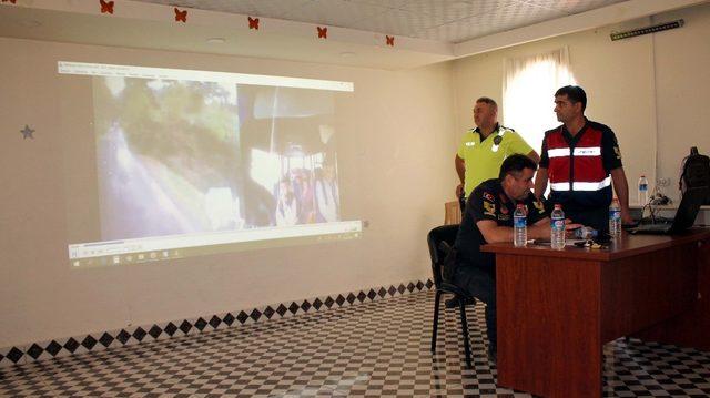 Midyat’ta servis şoförlerine yönelik eğitim semineri