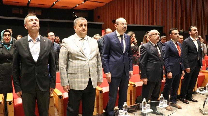 Karamustafa: &ldquo;Gen&ccedil;ler, masa başı iş bulabileceği b&ouml;l&uuml;mleri daha &ccedil;ok tercih ediyor&rdquo;