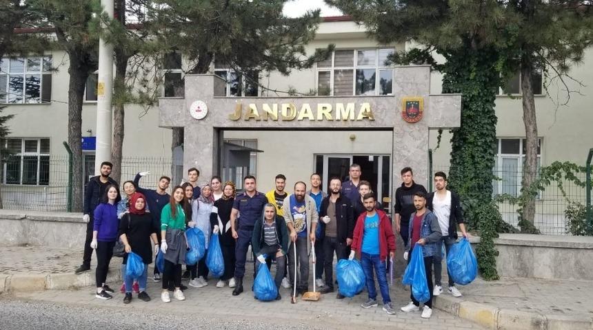 Şuhut’ta ’Dünya Temizlik Günü’ dolayısıyla temizlik yapıldı