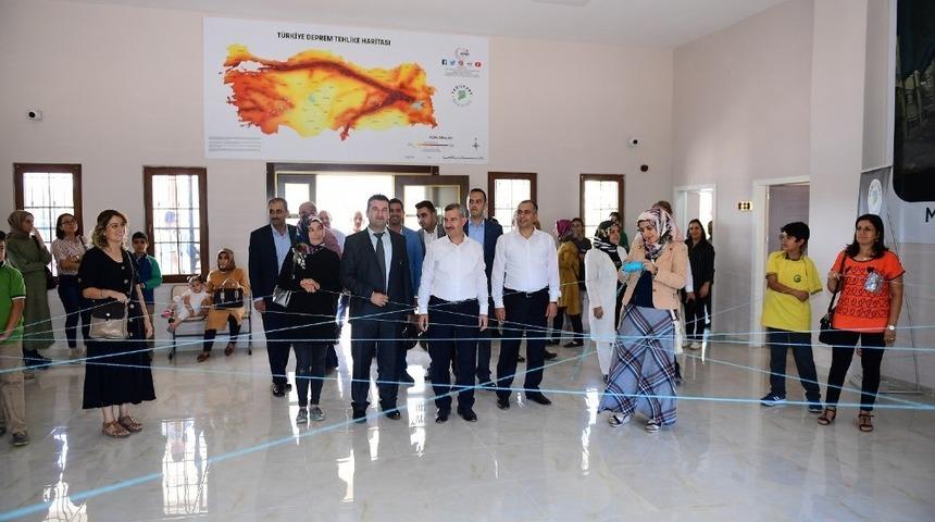 Yeşilyurt’ta 900 öğretmene deprem eğitimi veriliyor