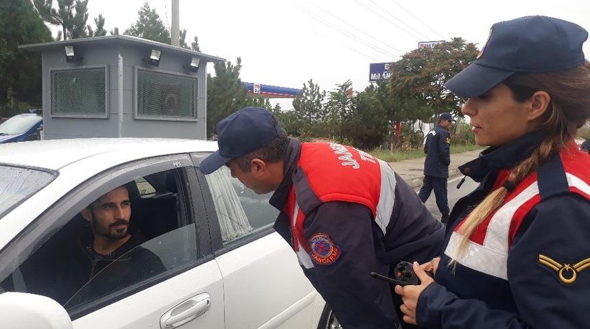 Sungurlu’da özel araçlara sigara denetimi