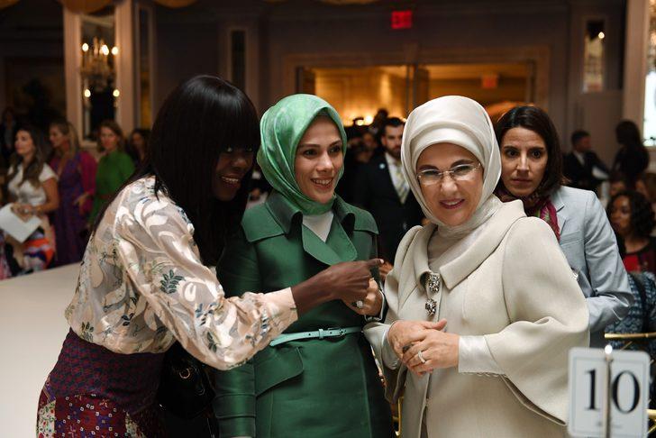 Emine Erdoğan, ABD'de defileye katıldı! İşte o görüntüler G2