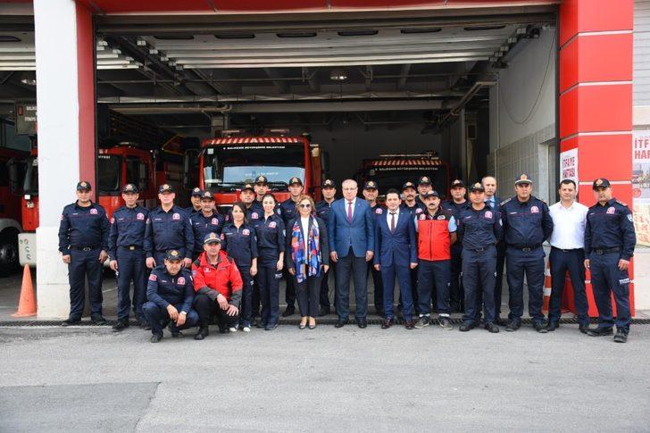 Milletvekili Aydemir gönüllü itfaiyeci oldu G1