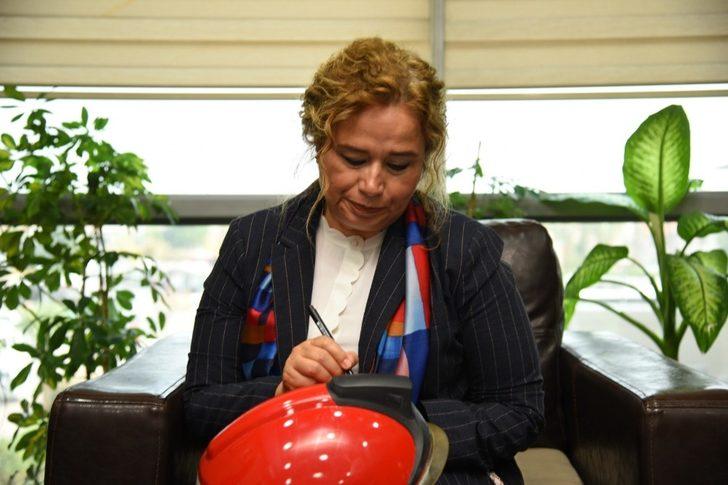 Milletvekili Aydemir gönüllü itfaiyeci oldu G3