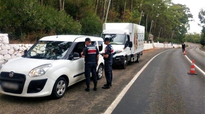 Marmaris&rsquo;te 200 araca sigara denetimi yapıldı