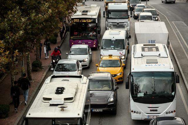 Sürücülere arabada sigara içme cezası