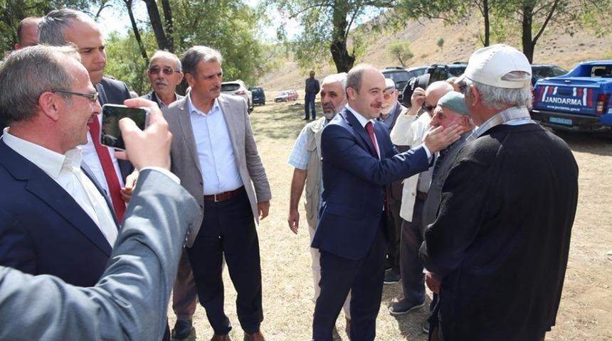 Vali Epcim, G&uuml;m&uuml;şdamla k&ouml;y&uuml;nde incelemelerde bulundu