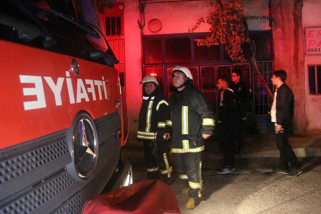 Maskeli kundakçı, tamirhaneyi ateşe verdi