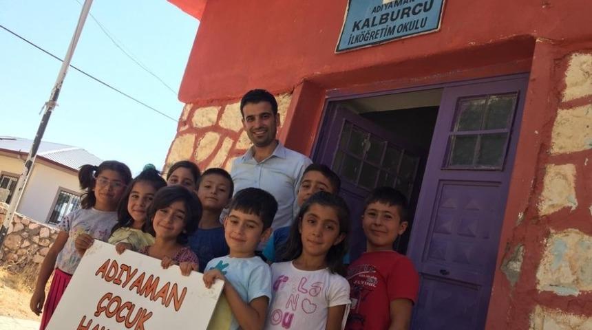 Köy okulu öğrencilerine kırtasiye yardımı