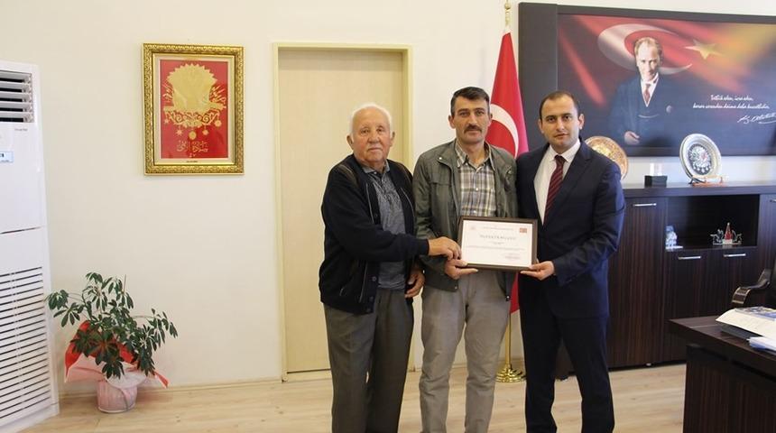 Aralarında para toplayıp cenaze yıkama aracı aldılar