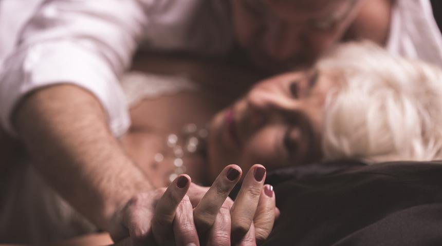 Kadınlar 50'li ve 60'lı yaşlarında daha mutlu, cinsel yaşamlarında daha aktif