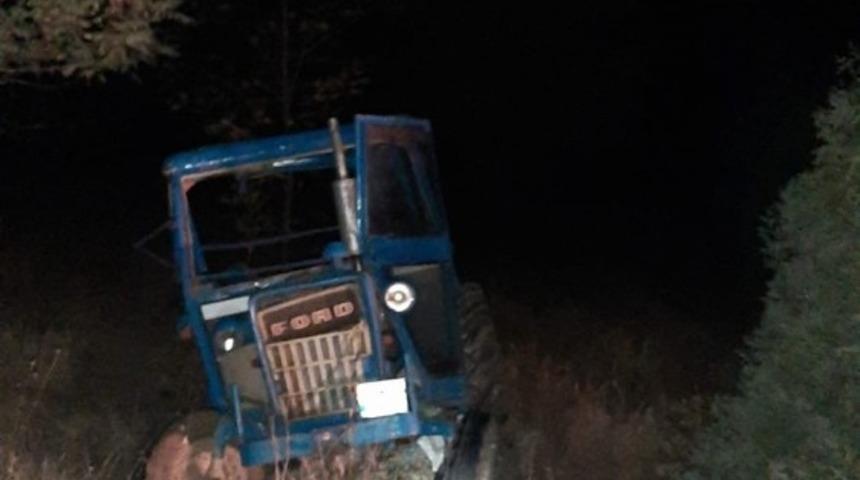 Kamyon, &ccedil;ekiciye &ccedil;arptı: 1 yaralı