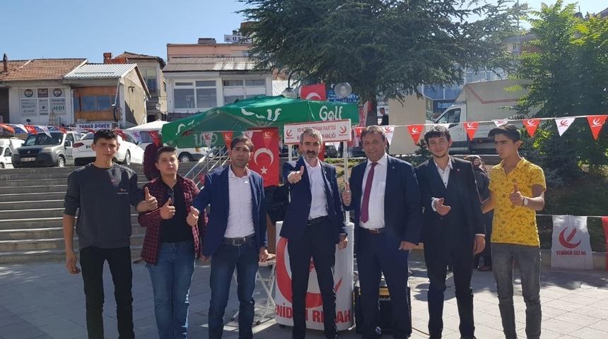 Başkan Yıldız B&uuml;nyan&rsquo;da A&ccedil;ılan Yeniden Reha Partisi Standını Ziyaret Etti