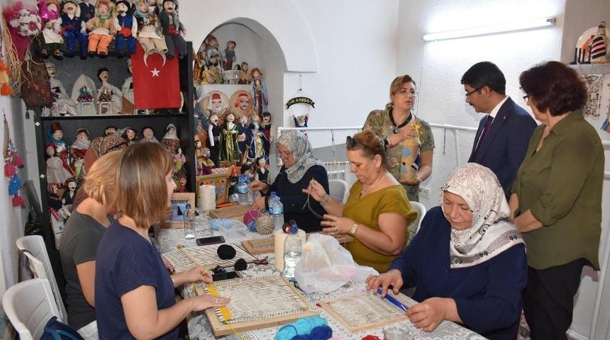 Başkan Çelik geleneksel el sanatları kurslarını inceledi