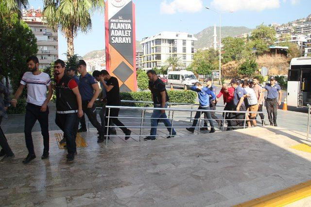 Alanya merkezli uyuşturucu operasyonda gözaltına alınan 16 şüpheli adliyede