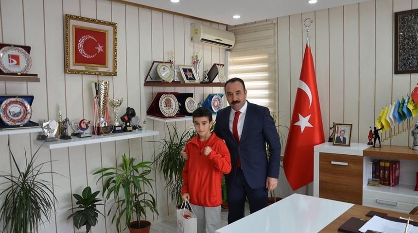 İl M&uuml;d&uuml;r&uuml; Yıldız, T&uuml;rkiye şampiyonunu ağırladı