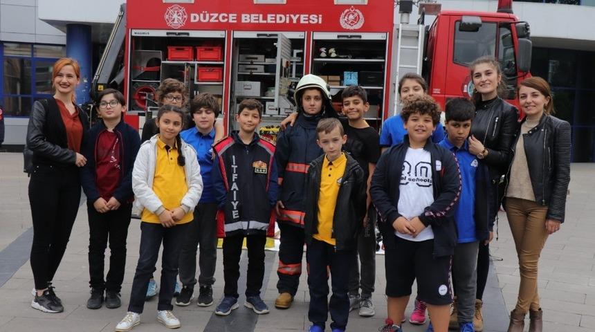 &Ouml;ğrencilere İtfaiye tanıtıldı