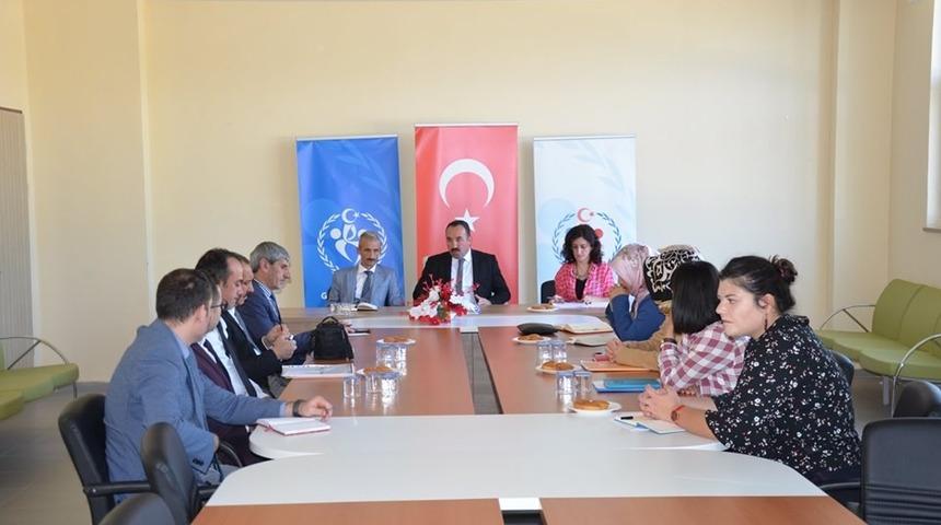 Yurt m&uuml;d&uuml;rleri ve eğitim sorumluları toplantısı ger&ccedil;ekleştirildi