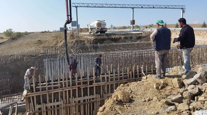 Kulu&rsquo;da Sanayi Kavşağı Alt Ge&ccedil;idinde sona yaklaşıldı